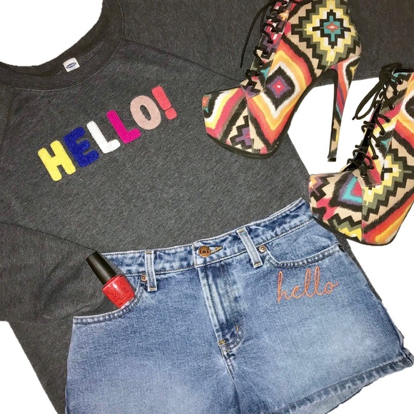 Old Navy Tops - Old Navy HELLO! Heather Gray Graphic Sweatshirt
